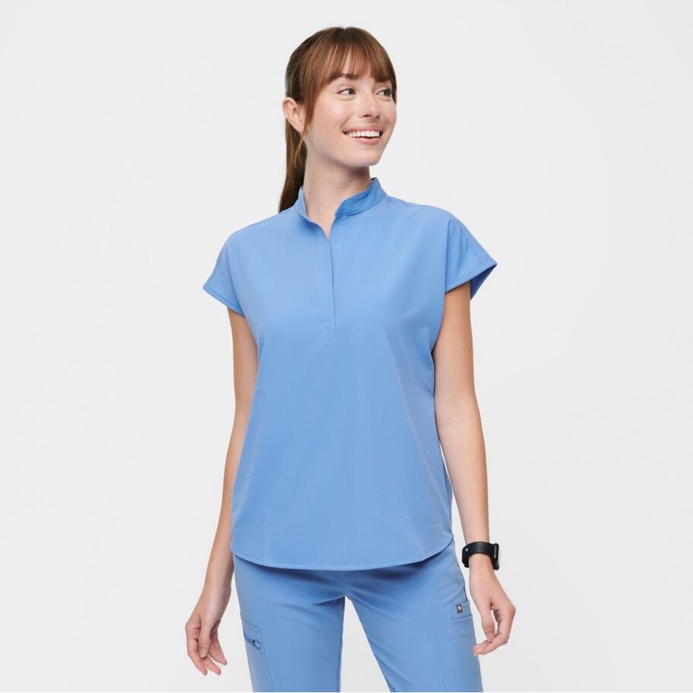 FIGS Rafaela Scrub Top - Great Condition